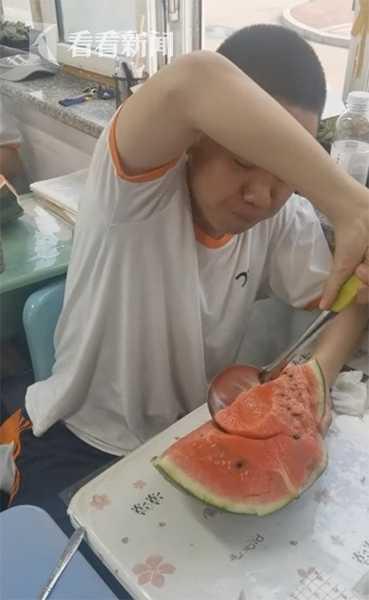 大勺子吃瓜视频,揭秘娱乐圈幕后故事